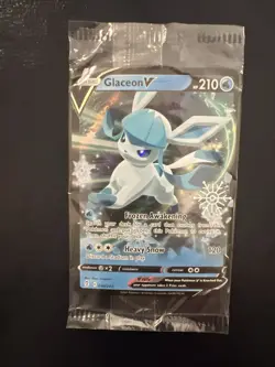 Pokemon TCG Glaceon V Holo Ultra Rare Card 40/203 Sealed Evolving Skies Mint NM - Image 1