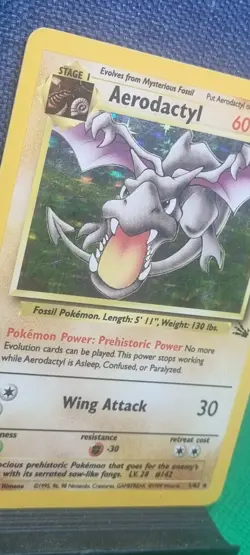 Aerodactyl 1/62 Fossil holo Rare vintage pokemon TCG card Wizards Of The Coast - Image 2