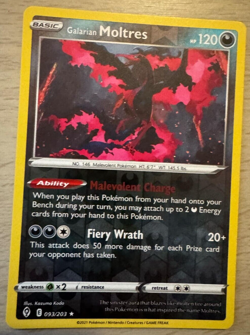 Pokemon TCG Galarian Moltres 093/203 Evolving Skies Reverse Holo Rare Card - Image 1