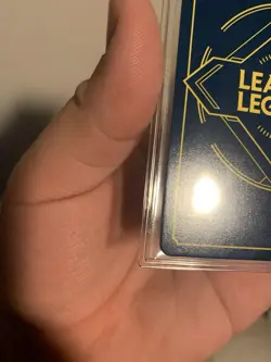 League of Legends Signed Soraka Wanderer Champion Unit Foil Card 239/221 - Image 3