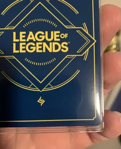 League of Legends Signed Soraka Wanderer Champion Unit Foil Card 239/221 - Image 4