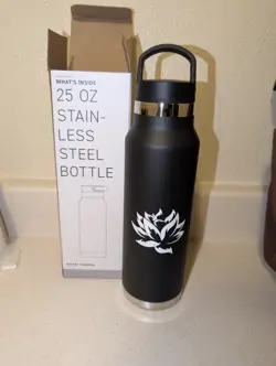 MagicCon 2025 Las Vegas Water Bottle Black Lotus VIP - Image 1