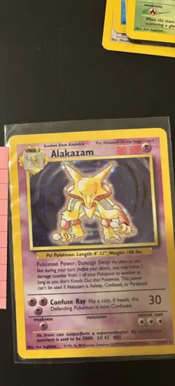 1999 Base Set Unlimited Alakazam (1/102) holo Pokemon trading card. RARE NM - Image 3