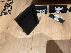 One Piece TCG Konvolut: 3x Display OP14 Bulk EN + 3D Merch + Tins + Zubehor - Image 4