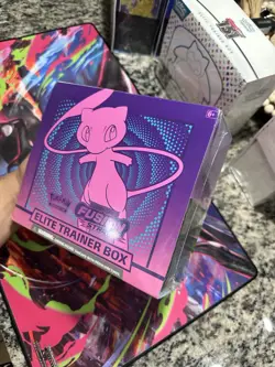 Pokemon Mew Fusion Strike Elite Trainer Box Pokemon TCG English - Image 1