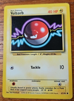 1999 Pokemon TCG Voltorb Wizards Of The Coast Base Set Card 67/102 Never Played - Image 1