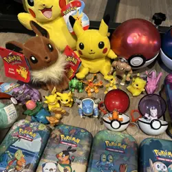 Massive Pokemon Lot Cards/figures/coin/plush/ect VINTAGE! - Image 4