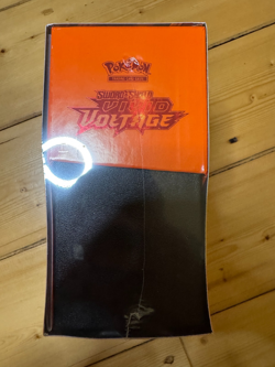 Pokemon TCG Sword & Shield Vivid Voltage Elite Trainer Box - NEW & SEALED - Image 4