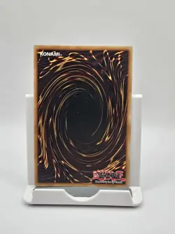 Dark Magician JUMP-EN049 Ultra Rare Promo Yu-Gi-Oh - Image 2