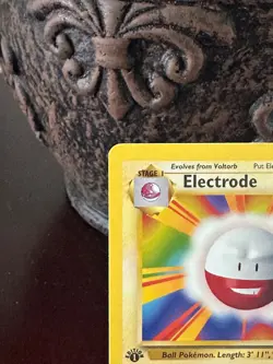 Pokemon TCG Electrode 18/64 Jungle 1st Edition Non-Holo Rare Card - Image 2