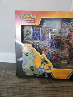 Pokemon Lucario V & Tyranitar V Heavy Hitters Premium Collection Box Booster - Image 2