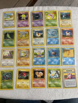 Pokemon lot Original Base Set 61 different cards - Image 2