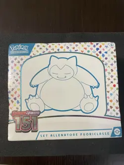 Pokemon TCG Scarlatto e Violetto 151 Set Allenatore Fuoriclasse - 9 Bustine... 820650603174 - Image 1
