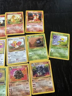 Vintage 1995 lot of 17 Base Set Pokemon Cards - Image 1