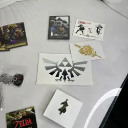 LEGEND OF ZELDA COLLECTOR ITEMS Collector's Fun Box TAGS CARDS PIN STICKERS - Image 4