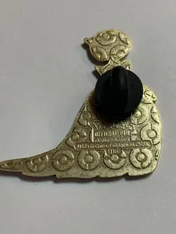 POKEMON TCG official metal Shiny Mega Gardevoir COLLECTOR'S PIN 2016 - Image 2