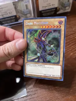 Yu-Gi-Oh Dark Magician CT14-EN001 Secret Rare Card Limited Edition - Image 3