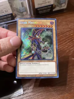 Yu-Gi-Oh Dark Magician CT14-EN001 Secret Rare Card Limited Edition - Image 5