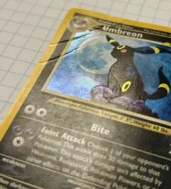 2001 Pokemon Neo Discovery Umbreon #13/75 Holo Rare WOTC Crease Damage - Image 2