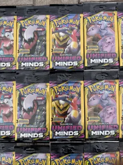 Lot of 32 Pokemon Sun & Moon Unified Minds 3 Card Booster Packs - Image 3
