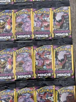 Lot of 32 Pokemon Sun & Moon Unified Minds 3 Card Booster Packs - Image 5