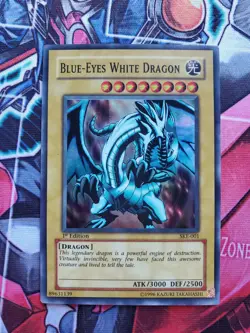 YUGIOH BLUE-EYES WHITE DRAGON SKE-001 SUPER 1ST ED MP - Image 1
