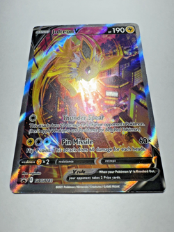Pokemon TCG Jolteon V #SWSH183 Black Star Promo Sword & Shield Full Art Holo - Image 2