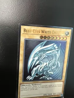 Blue-Eyes White Dragon Ultimate Rare - Image 4