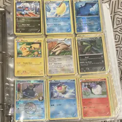 Pokemon TCG 700+ Card Binder Lot - Image 5