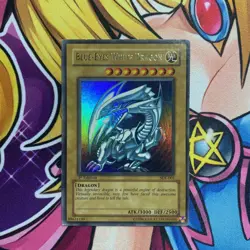 Yugioh! 2002 Blue Eyes White Dragon SDK-001 1st Edition Ultra Rare MP - Image 1