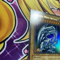 Yugioh! 2002 Blue Eyes White Dragon SDK-001 1st Edition Ultra Rare MP - Image 2