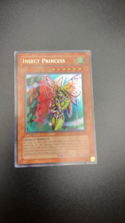 Yu-Gi-Oh! TCG - Insect Princess IOC-080 1st Edition - Invasions of Chaos - Image 2