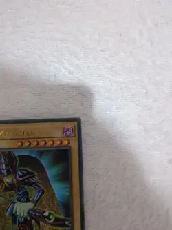 YUGIOH Ultra Rare Dark Magician LC01-EN005 - Image 3