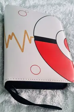 Pokemon 485 Cards in binder TCG Trading Card Game - Image 1