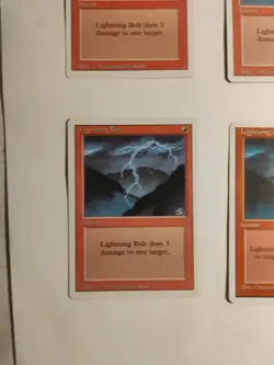 4 X Lightning Bolt, 3 X 3ED , X 4th Normal English- MTG - Image 4