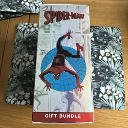 Magic The Gathering Marvel's Spider-Man Gift Bundle | Universes Beyond Sealed - Image 2