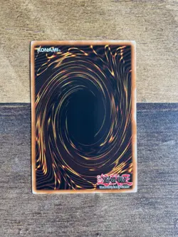 Yugioh gold cards - MAGO-EN - 1st Edition -blue eyes, dark magician and red eyes - Image 4
