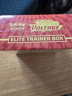 Pokemon TCG: Sword & Shield-Vivid Voltage Elite Trainer Box 820650807688 - Image 5