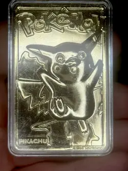 Nintendo 1999 Vintage 23K Gold-Plated Pokemon TCG Pikachu Mint Condition - Image 2