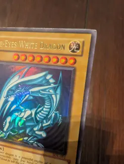 Yu-Gi-Oh! TCG Blue-Eyes White Dragon SDK-001 Ultra Rare Holo Edge Corner Wear MP - Image 5