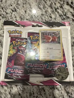 Pokemon TCG Fusion Strike 3 Pack Blister Eevee - Image 1