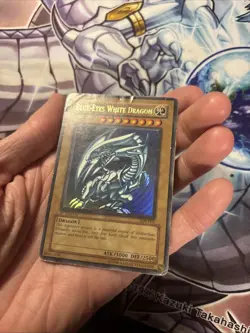 YuGiOh SDK-001 1st Edition Ultra Rare Blue Eyes White Dragon HP/DMG (WNU) - Image 2