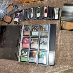 12 Pages of FOILS Cards Collection in Binder. And 1,000+ Random Magic Cards - Image 1