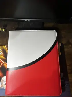 Pokemon toploader Binder holds 288 cards - Image 1