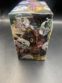 Pokemon TCG Sword & Shield EVOLVING SKIES Booster Box Sealed *TEAR IN SEAL* 820650818776 - Image 3