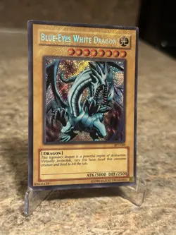 Yu-Gi-Oh Blue-Eyes White Dragon BPT-009 Collector's Tin HOLO BLEED LP - Image 1