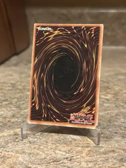 Yu-Gi-Oh Blue-Eyes White Dragon BPT-009 Collector's Tin HOLO BLEED LP - Image 4