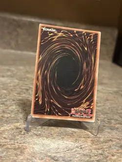 Yu-Gi-Oh Blue-Eyes White Dragon BPT-009 Collector's Tin HOLO BLEED LP - Image 5