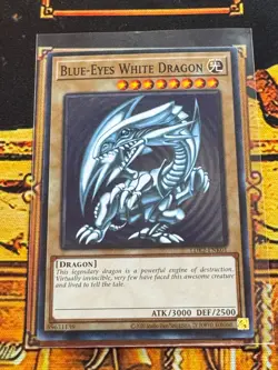 Mint/Near Mint Blue-Eyes White Dragon LDK2-ENK01 Legendary Decks II - Image 1