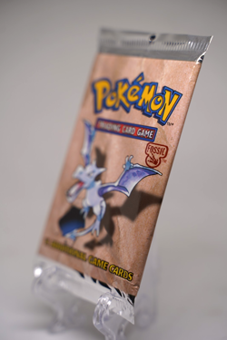 Pokemon WOTC Fossil Unlimited Booster Pack Vintage Sealed TCG Aerodactyl - Image 3